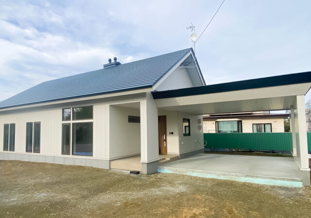 無垢材を用いたロフト・ガレージ付き平屋　36坪